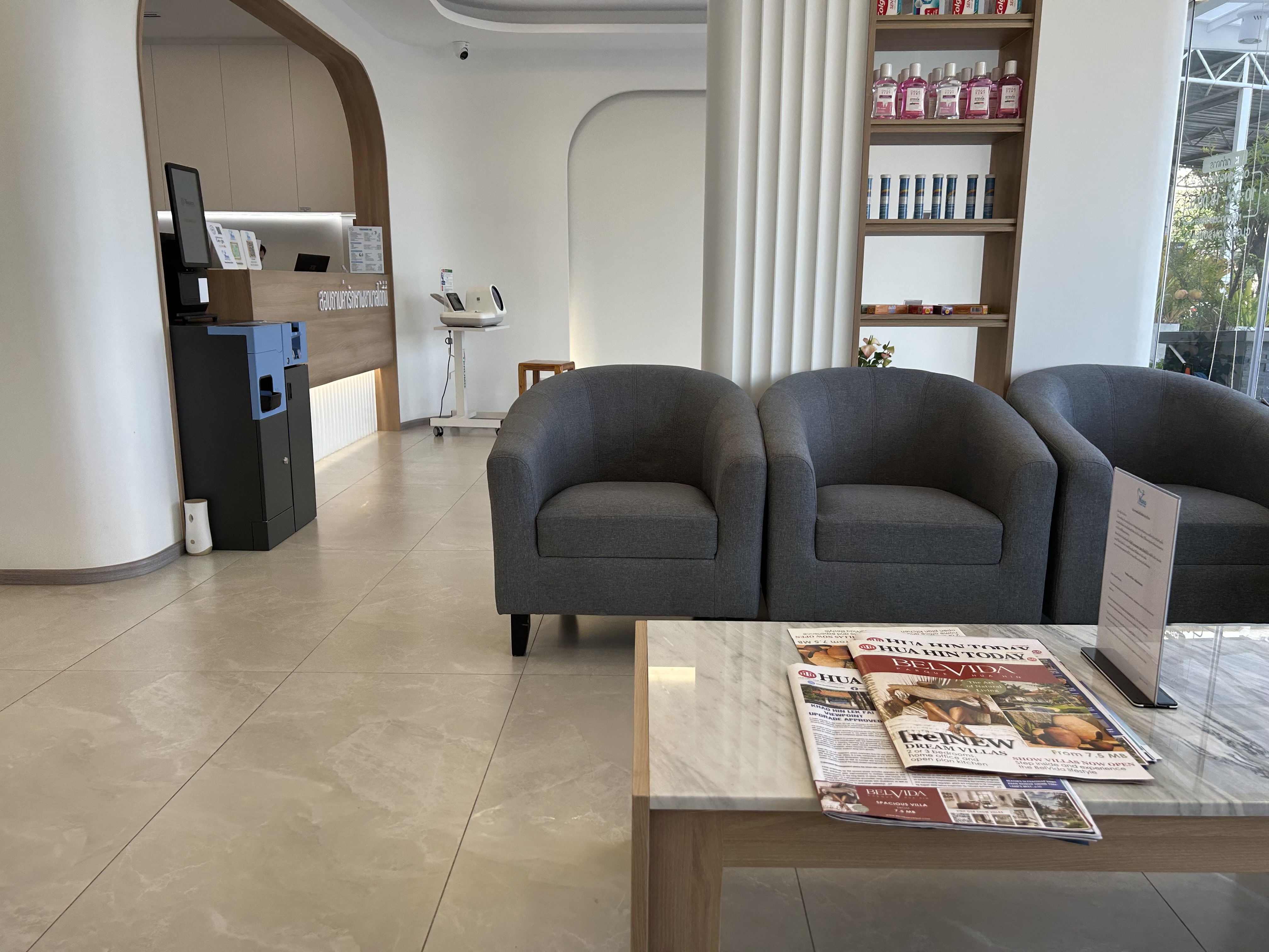 La qualité de confort de ces fauteuils change des chaises en plastiques en France