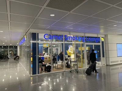 J'aime bien les cages à fumeurs à l'aéroport de Munich